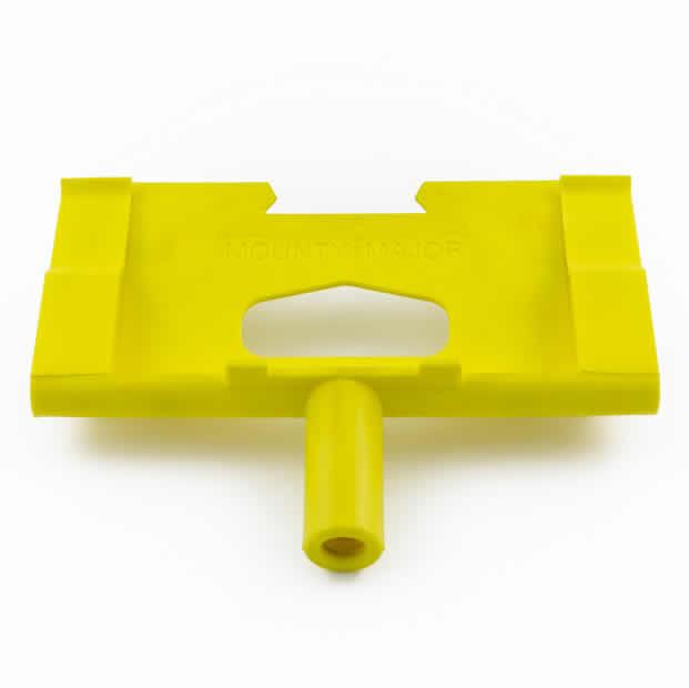 Mounty Major Head tool featuring a handle and triangular hole for securing and positioning webbing on corner protectors, enhancing load safety and compliance.